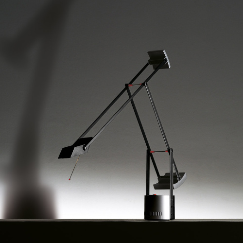 Фото №1 - Tizio Table Lamp(2S131085)
