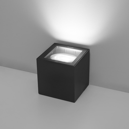 Фото №1 - Basolo Mobile Wall Washer Floor Lamp(2S131180)