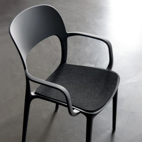 Фото №1 - Chair with Gipsy armrests(GIPSYARMCHAIR)