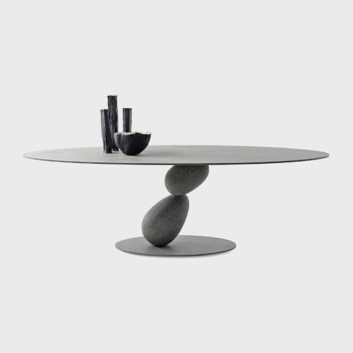 Фото №1 - Oval dining table made of Matera stone(MATERAOVAL)