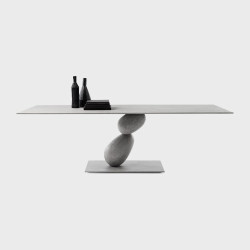 Фото №1 - Rectangular dining table made of Matera stone(MATERARECT)