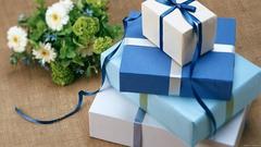 Choosing gifts for business men
