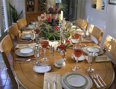 Features of the festive table setting
